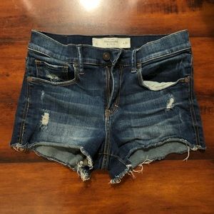 Abercrombie & Fitch HIGH waisted jean shorts
